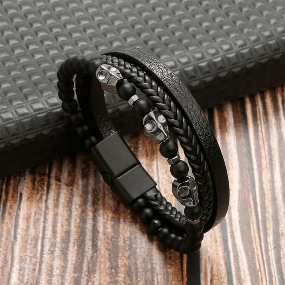 Hochwertiges Lederarmband für Männer - Stilvolles Bling mit Edelsteinen und Charms