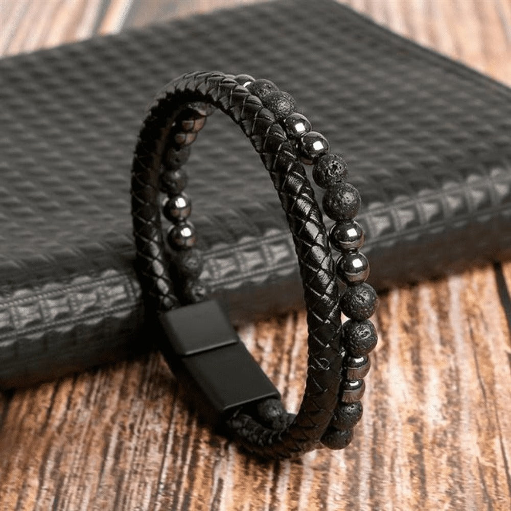 Hochwertiges Lederarmband für Männer - Stilvolles Bling mit Edelsteinen und Charms