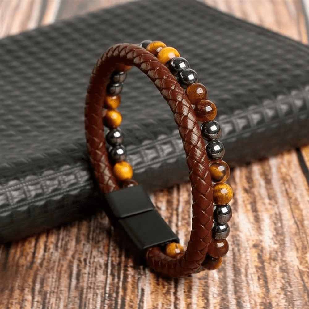 Hochwertiges Lederarmband für Männer - Stilvolles Bling mit Edelsteinen und Charms