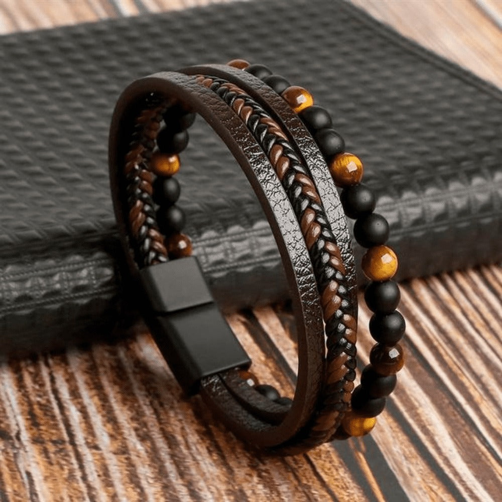 Hochwertiges Lederarmband für Männer - Stilvolles Bling mit Edelsteinen und Charms